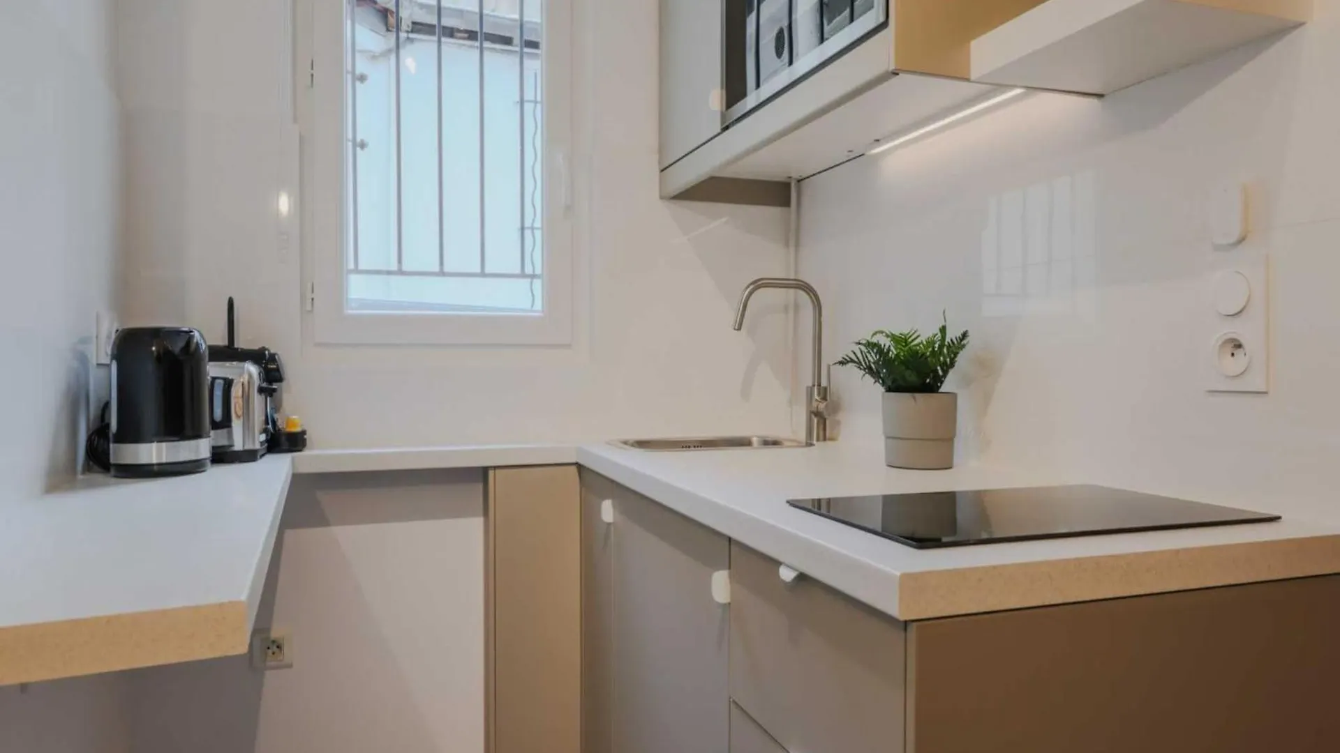 Welcoming Studio For 2 People - Epinettes Párizs